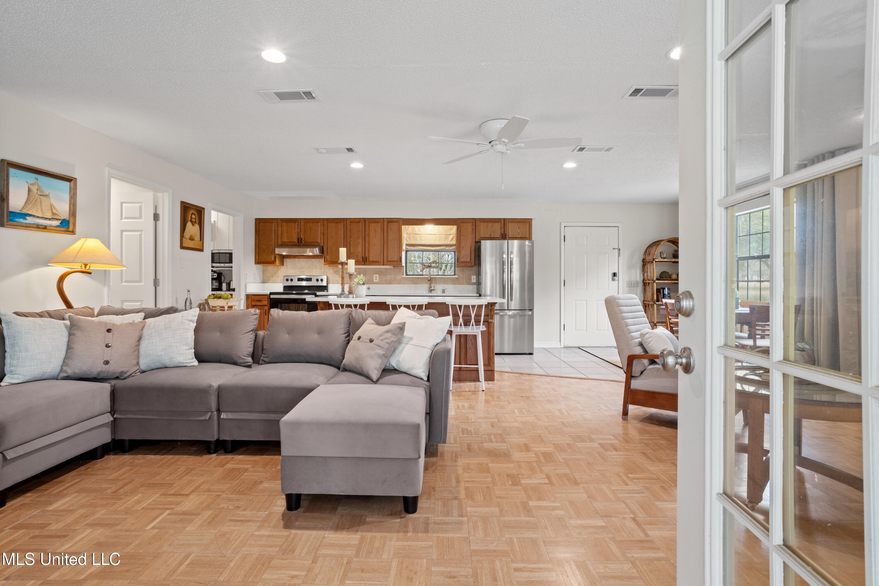 13263 Vidalia Road Pass Christian, MS 39571 - Photo 6 of 87 0012