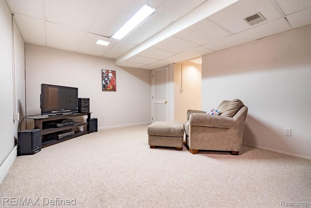 1901 North Fairview Lane Rochester, MI 48306 - Photo 23 of 33 1901-N-Fairview-26.jpg