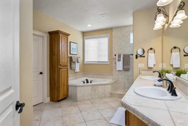 $1,199,000 | 647 West Water Grove Drive, Eagle, ID 83616