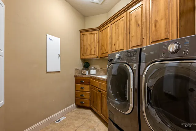 $1,199,000 | 647 West Water Grove Drive, Eagle, ID 83616