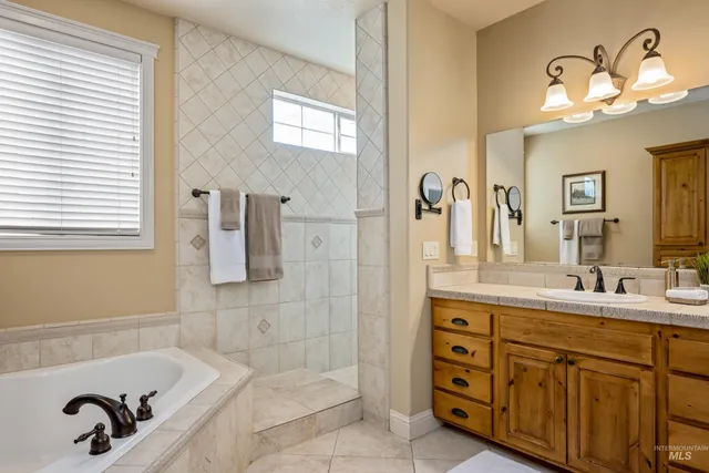 $1,199,000 | 647 West Water Grove Drive, Eagle, ID 83616