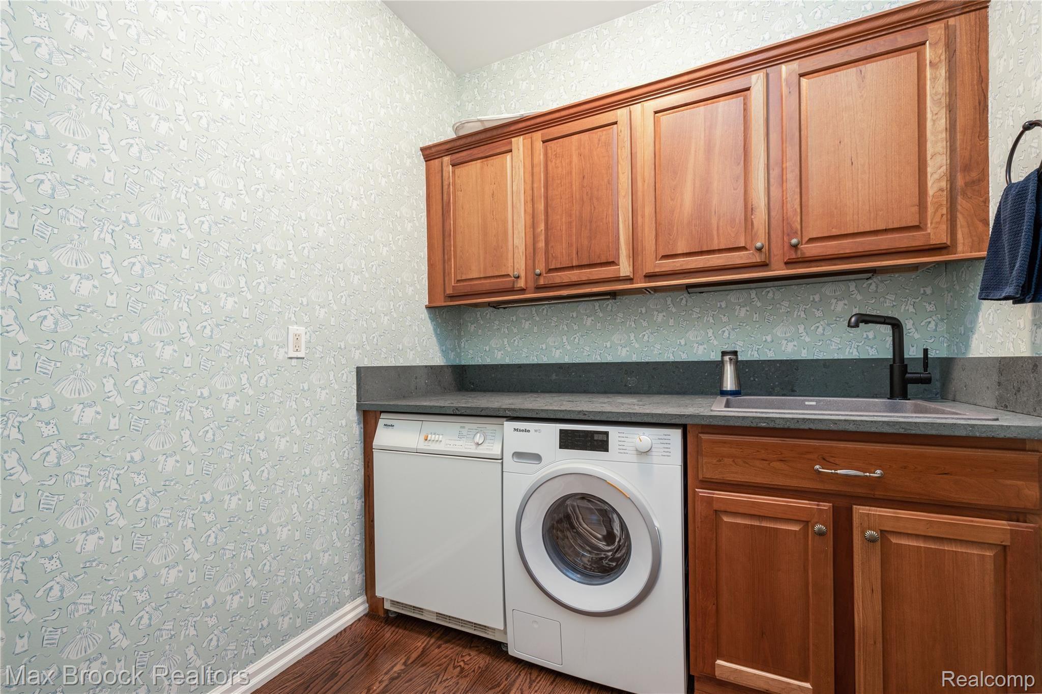 2449 Winding Brook Court Rochester, MI 48309 - Photo 12 of 24 First Floor Laundry.jpg