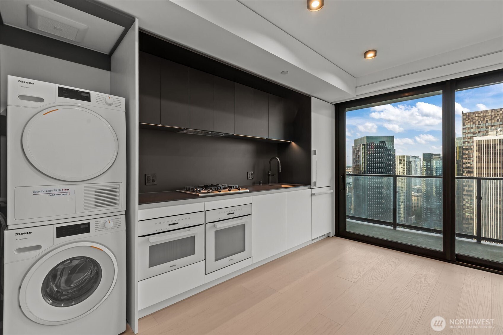 300 Virginia Street, Unit 3103 Seattle, WA 98101 - Photo 18 of 40