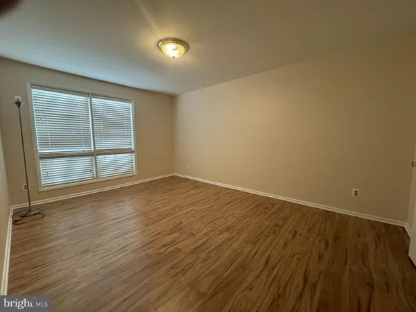 $2,050 | 214 Locust Street Southeast, Unit 118, Vienna, VA 22180