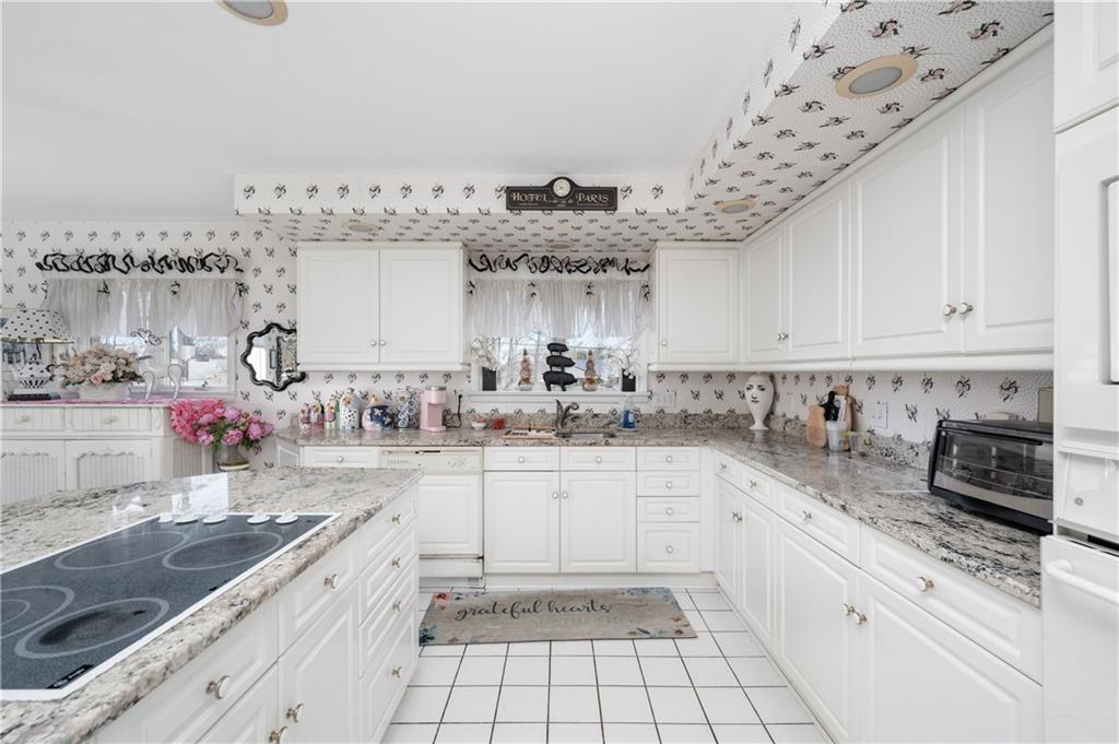 1695 Highland Road Sharon, PA 16146 - Photo 11 of 48 Loads of counter space!