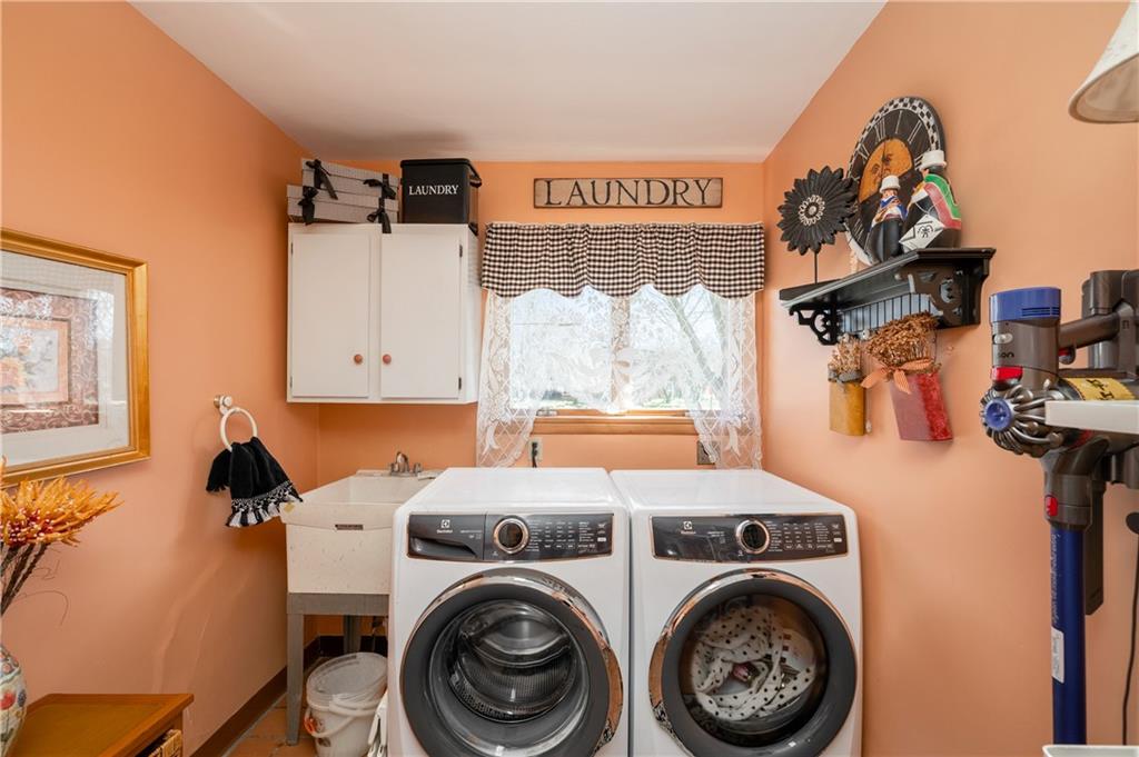 1695 Highland Road Sharon, PA 16146 - Photo 17 of 48 Convenient first floor location w/half bath
