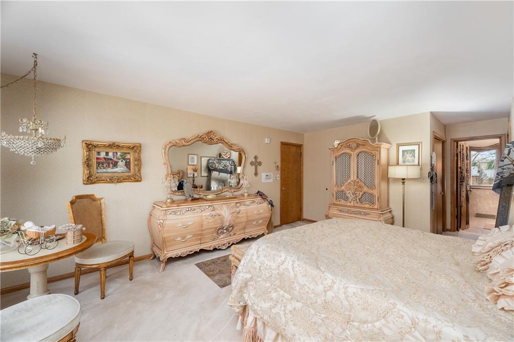 1695 Highland Road Sharon, PA 16146 - Photo 19 of 48 Serene neutral decor