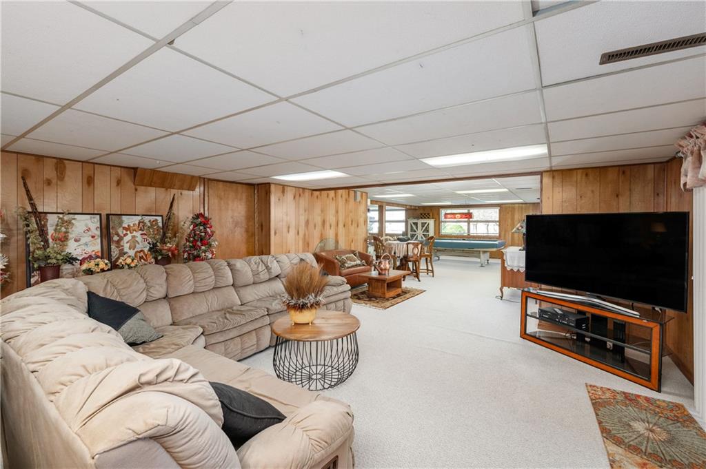 1695 Highland Road Sharon, PA 16146 - Photo 35 of 48 Clean neutral space