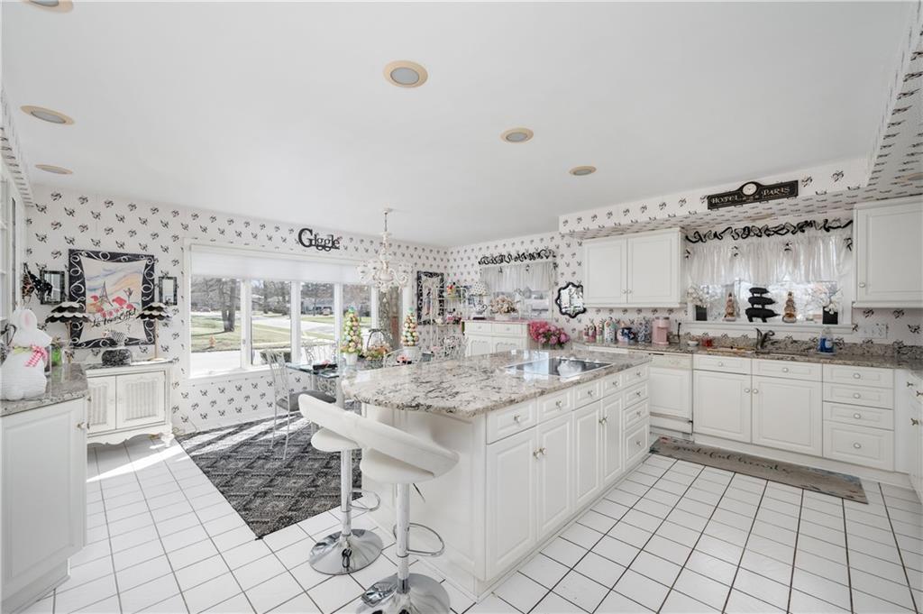 1695 Highland Road Sharon, PA 16146 - Photo 10 of 48 Modern design with large granite island