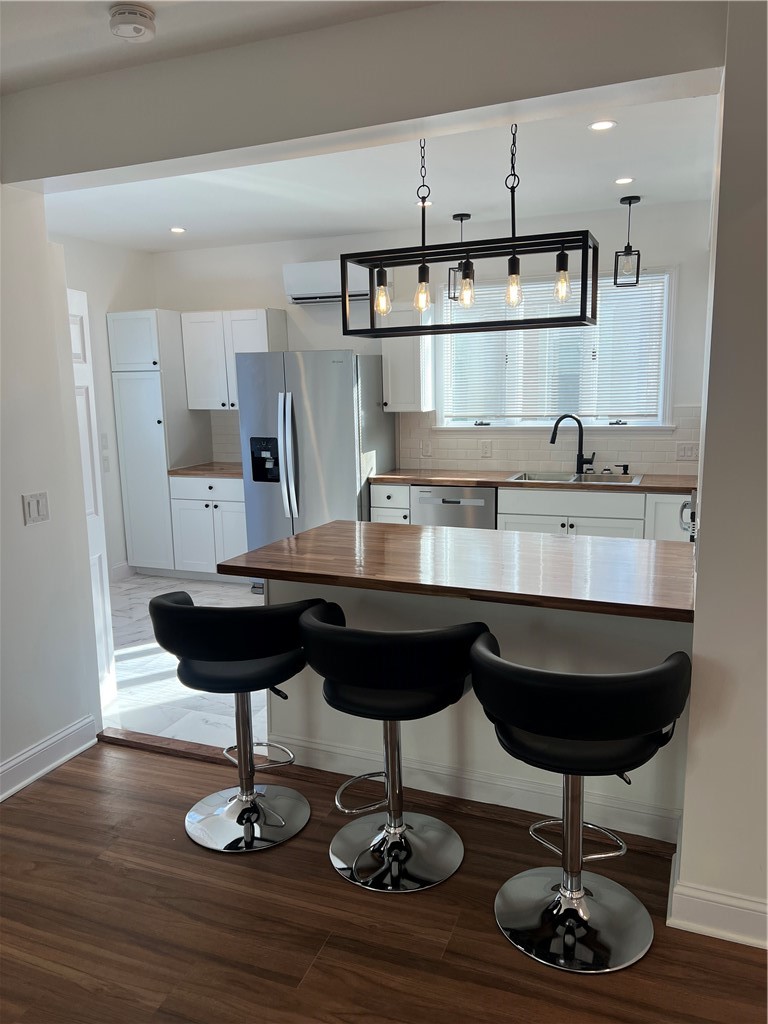 57 Gould Street Newport, RI 02840 - Photo 11 of 15