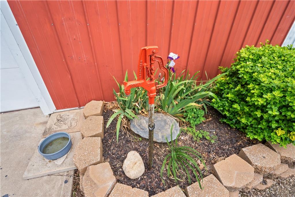 1504 17000 Road Parsons, KS 67357 - Photo 63 of 90