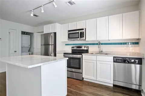 $229,000 | 2833 St Charles Avenue, Unit 28, New Orleans, LA 70115