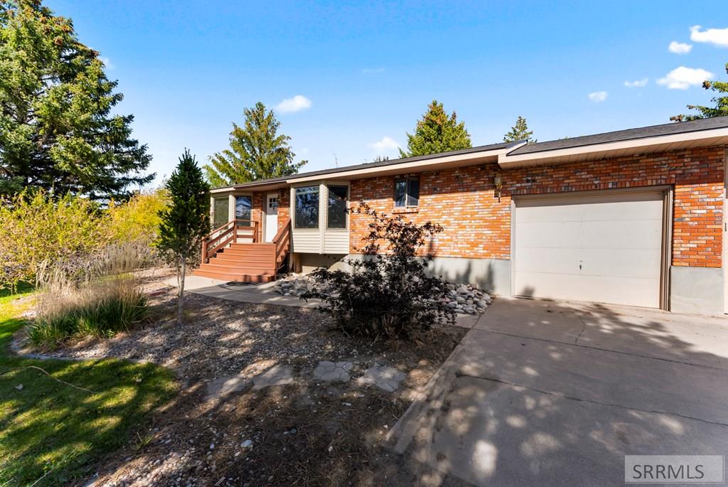 6685 East Iona Road Idaho Falls, ID 83401 - Photo 2 of 59
