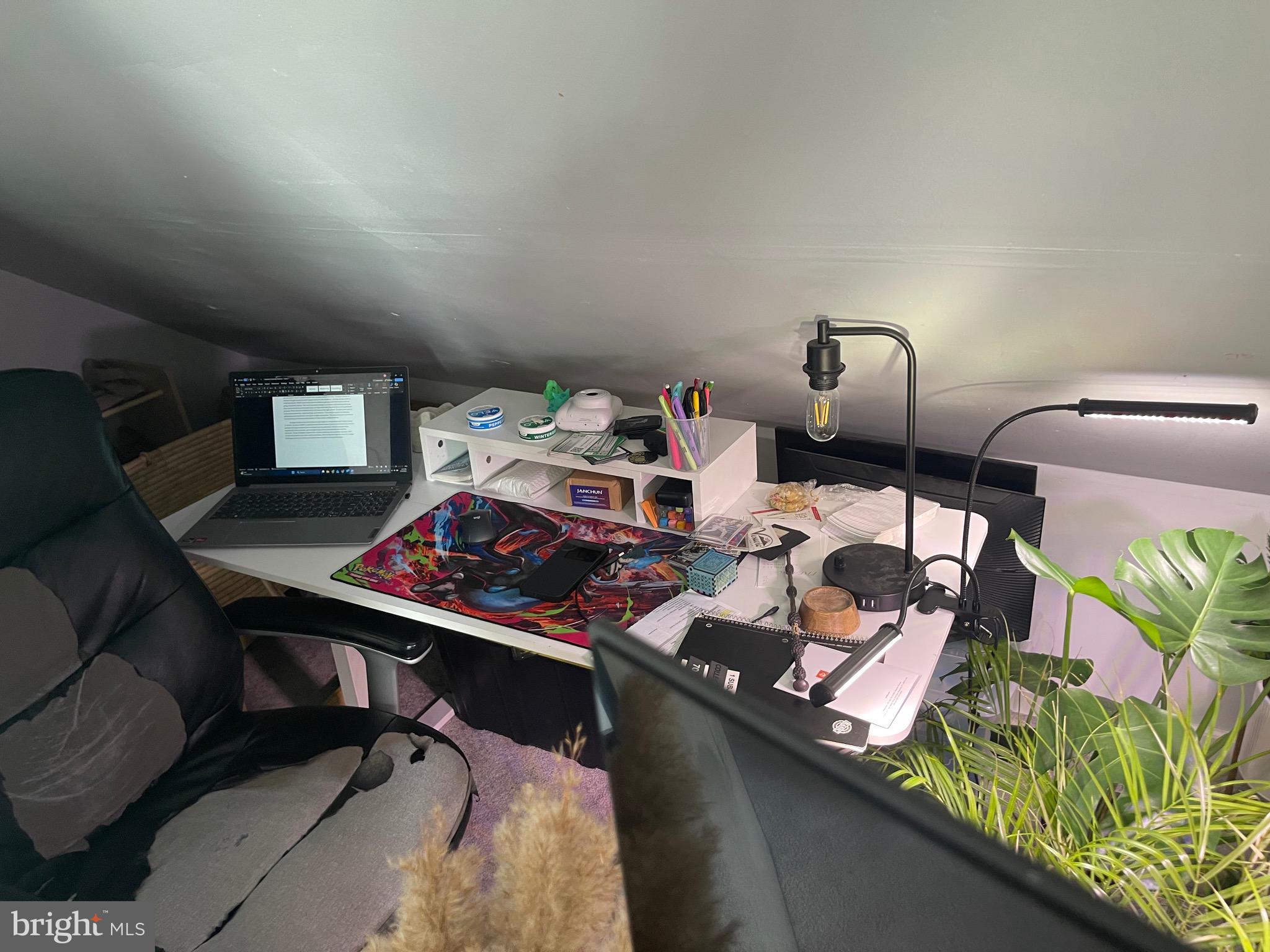 368 Pitman Avenue Pitman, NJ 08071 - Photo 21 of 22 a living room with furniture and a lamp