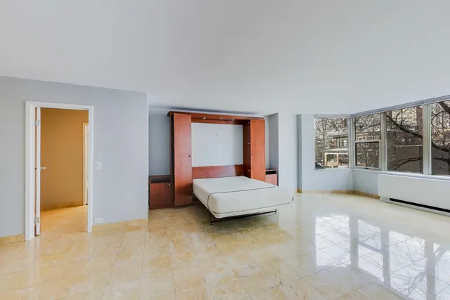 $175,000 | 525 West Hawthorne Place, Unit 206, Chicago, IL 60657