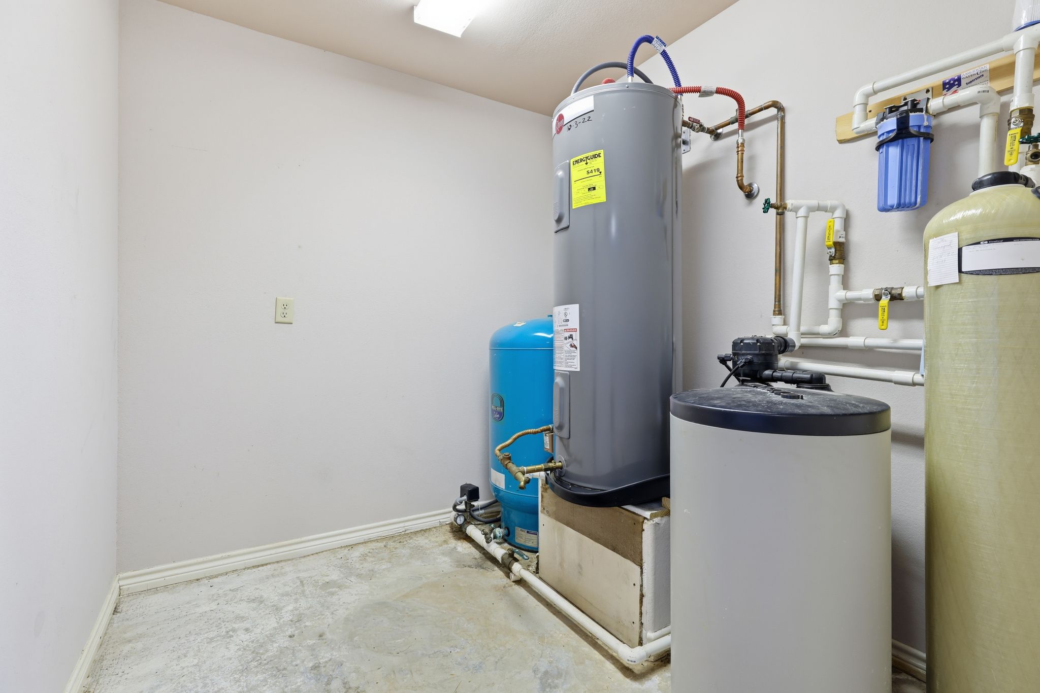 200 Apache Trail Burnet, TX 78611 - Photo 32 of 40 Utility room with electric water heater