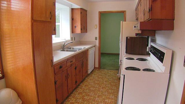 909 Apple Valley Road Madison, TN 37115 - Photo 3 of 18 The kitchen has a stove, single oven with a warming drawer, and a dishwasher.