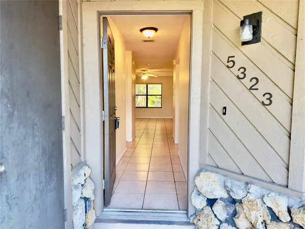 $2,000 | 5323 11th St Circle East, Bradenton, FL 34203