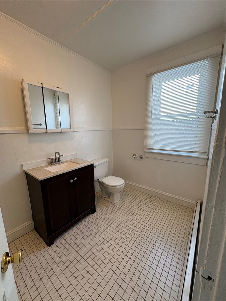 95 Duke Street East Greenwich, RI 02818 - Photo 4 of 9