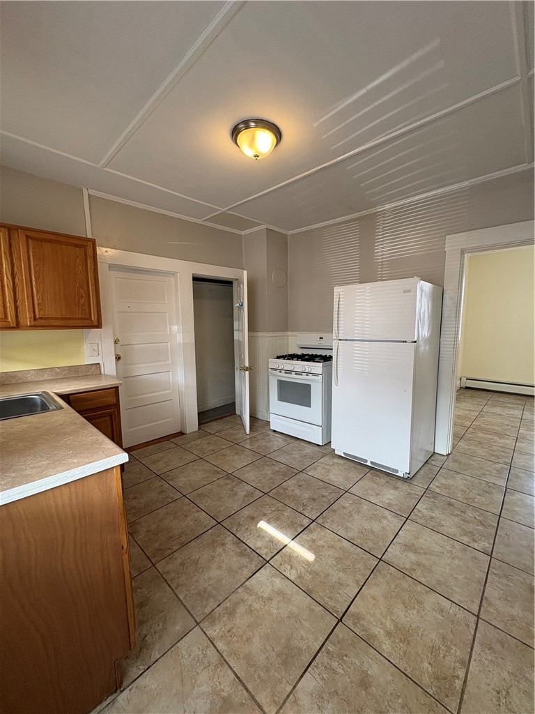 95 Duke Street East Greenwich, RI 02818 - Photo 7 of 9