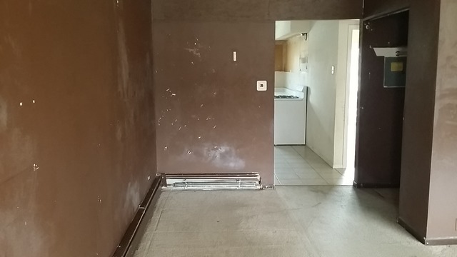 14547 Keystone Avenue, Unit 4 Midlothian, IL 60445 - Photo 2 of 8 a view of an empty room