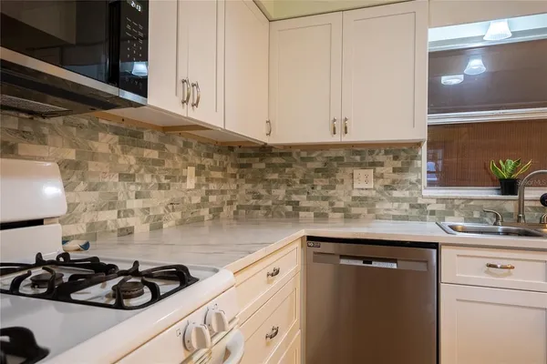 $129,000 | 4991 Springwood Court North, Unit 282, Pinellas Park, FL 33782