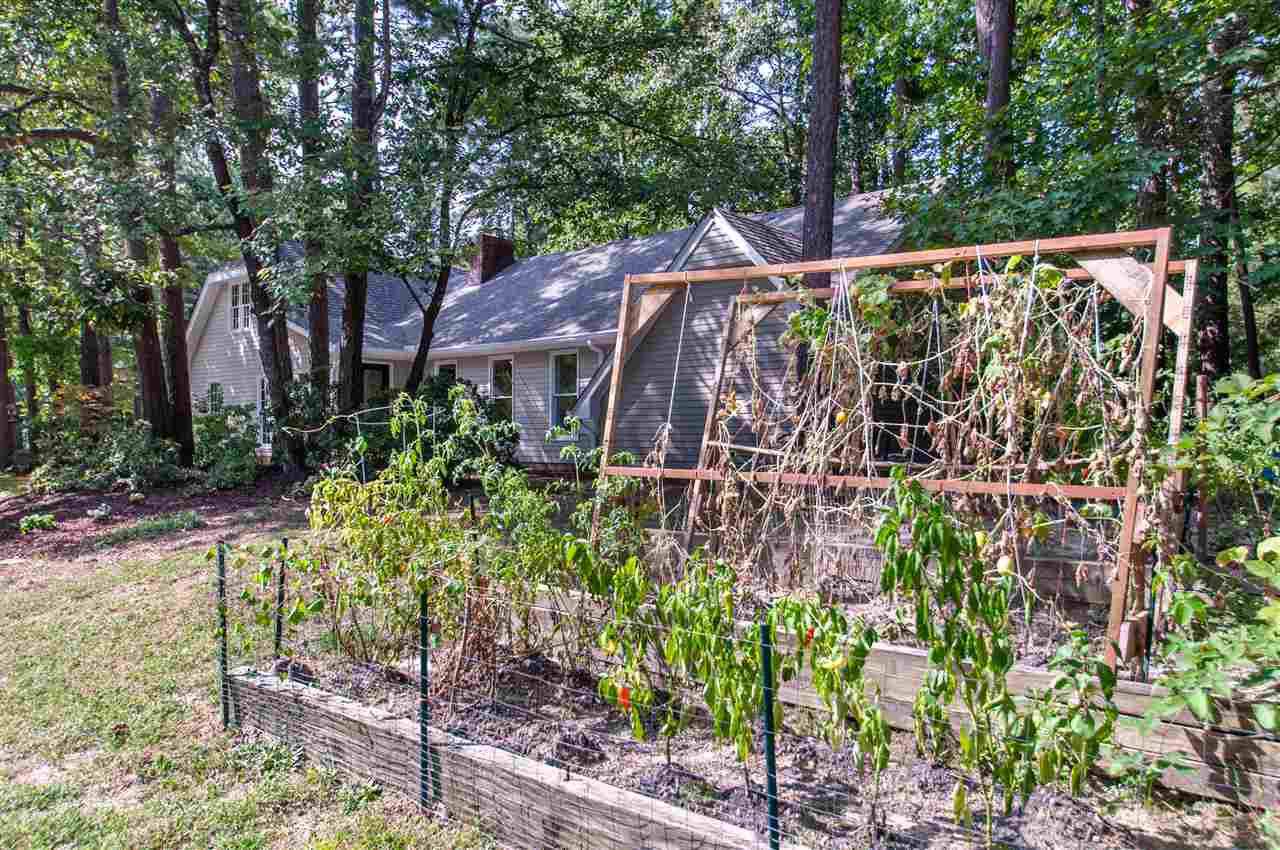 7401 Thorn Ridge Road Raleigh, NC 27613 - Photo 26 of 30 Garden