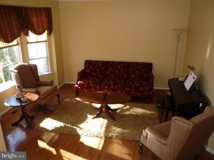 1577 Chapman Road Crofton, MD 21114 - Photo 3 of 30 Living Room