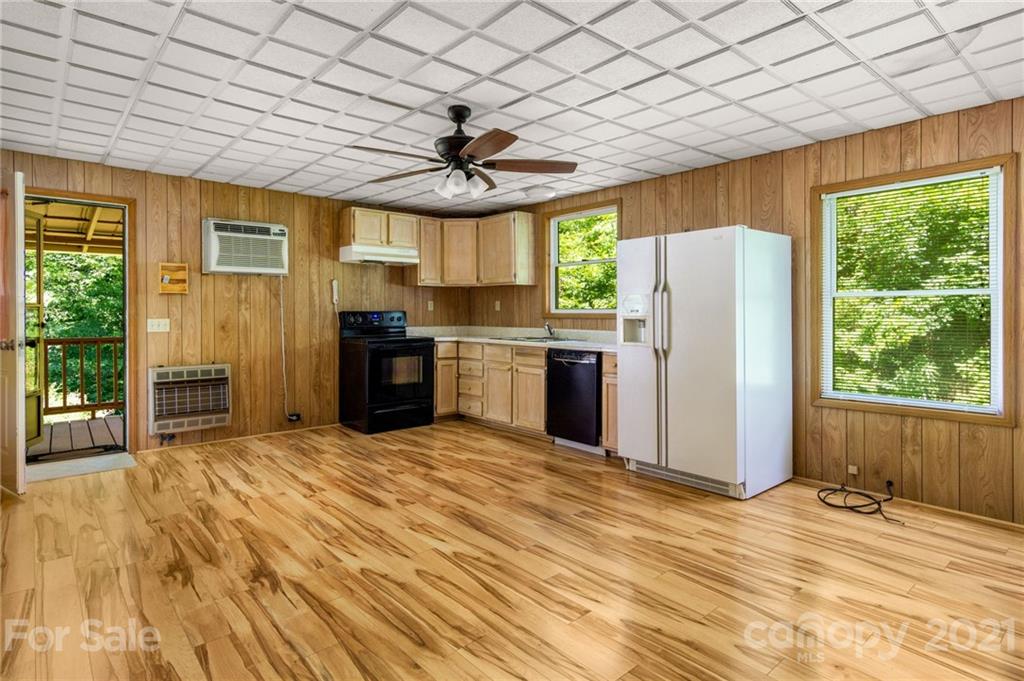 606 Spillcorn Road Marshall, NC 28753 - Photo 8 of 35 Gallery Image 8