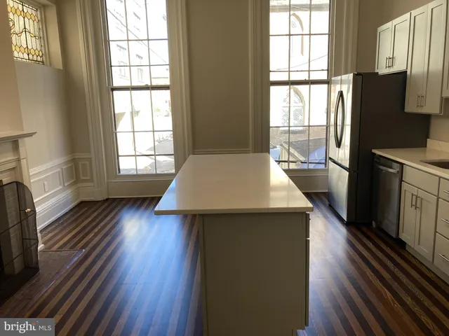 $3,499 | 10 East Chase Street, Baltimore, MD 21202