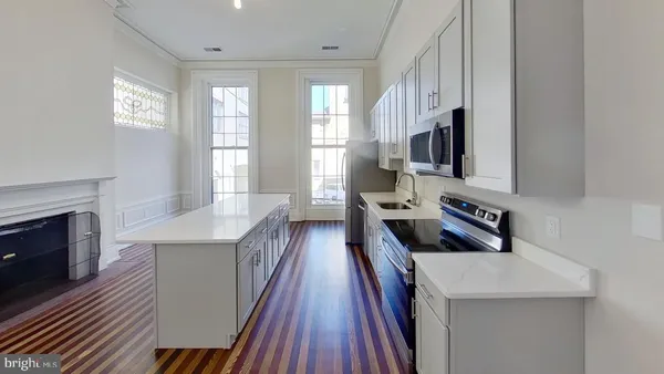 $3,499 | 10 East Chase Street, Baltimore, MD 21202