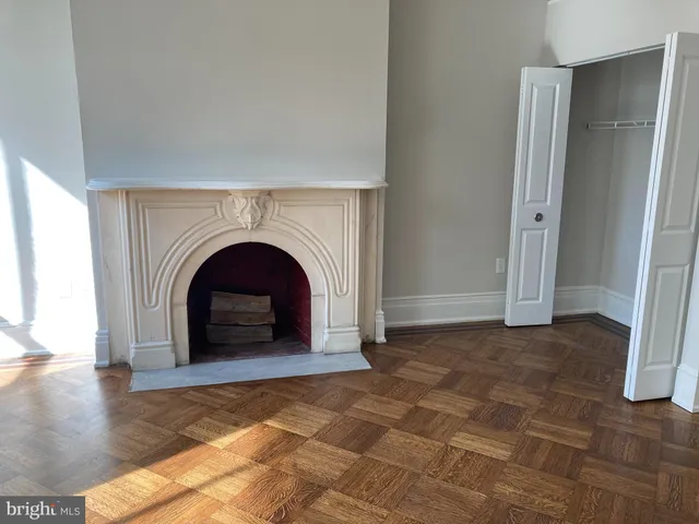 $3,499 | 10 East Chase Street, Baltimore, MD 21202