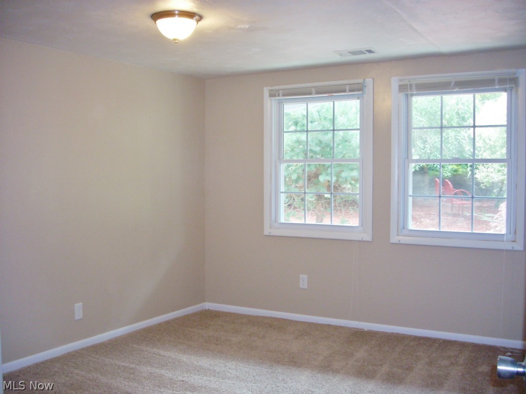 6931 North Ridge Road East Geneva, OH 44041 - Photo 10 of 25 Bedroom 1