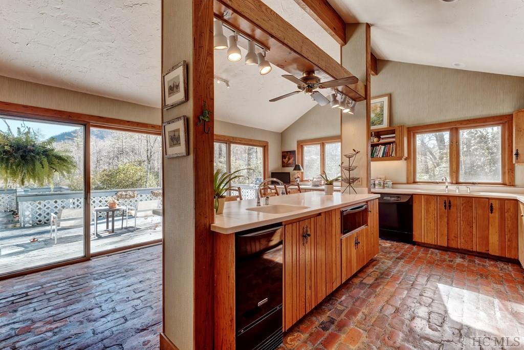645 Wade Road Cashiers, NC 28717 - Photo 11 of 26 Gallery Image 11