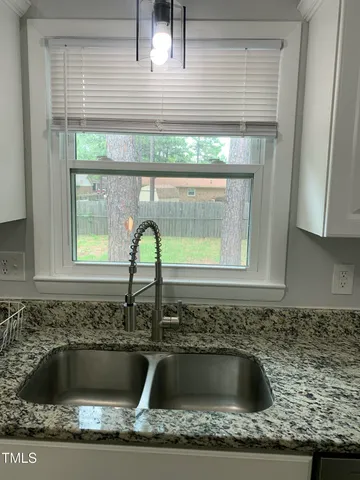 $1,600 | 674 Walker Street, Fayetteville, NC 28311