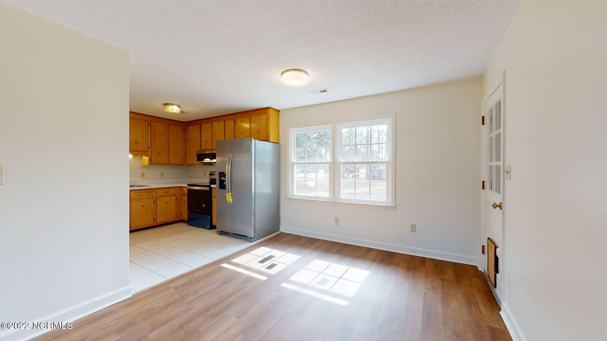 207 Nine Foot Road Newport, NC 28570 - Photo 5 of 32 Dining/Kitchen