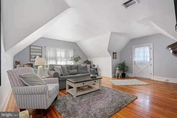 $400,000 | 118 Montrose Avenue, Unit C, Bryn Mawr, PA 19010