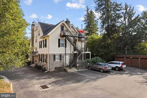 $395,000 | 118 Montrose Avenue, Unit C, Bryn Mawr, PA 19010