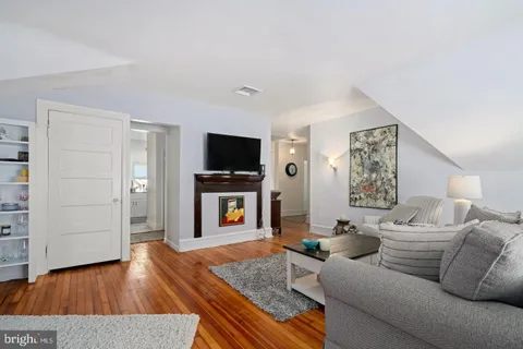 $395,000 | 118 Montrose Avenue, Unit C, Bryn Mawr, PA 19010