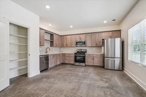 $3,000 | 3556 Carnes Avenue, Memphis, TN 38111