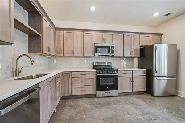 $3,000 | 3556 Carnes Avenue, Memphis, TN 38111