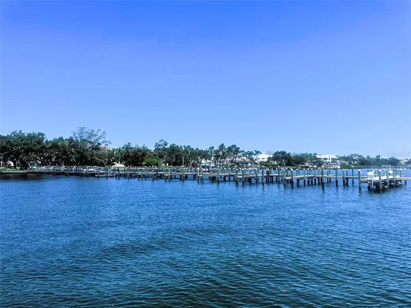 $4,700 | 8625 Midnight Pass Road, Unit 305B, Sarasota, FL 34242
