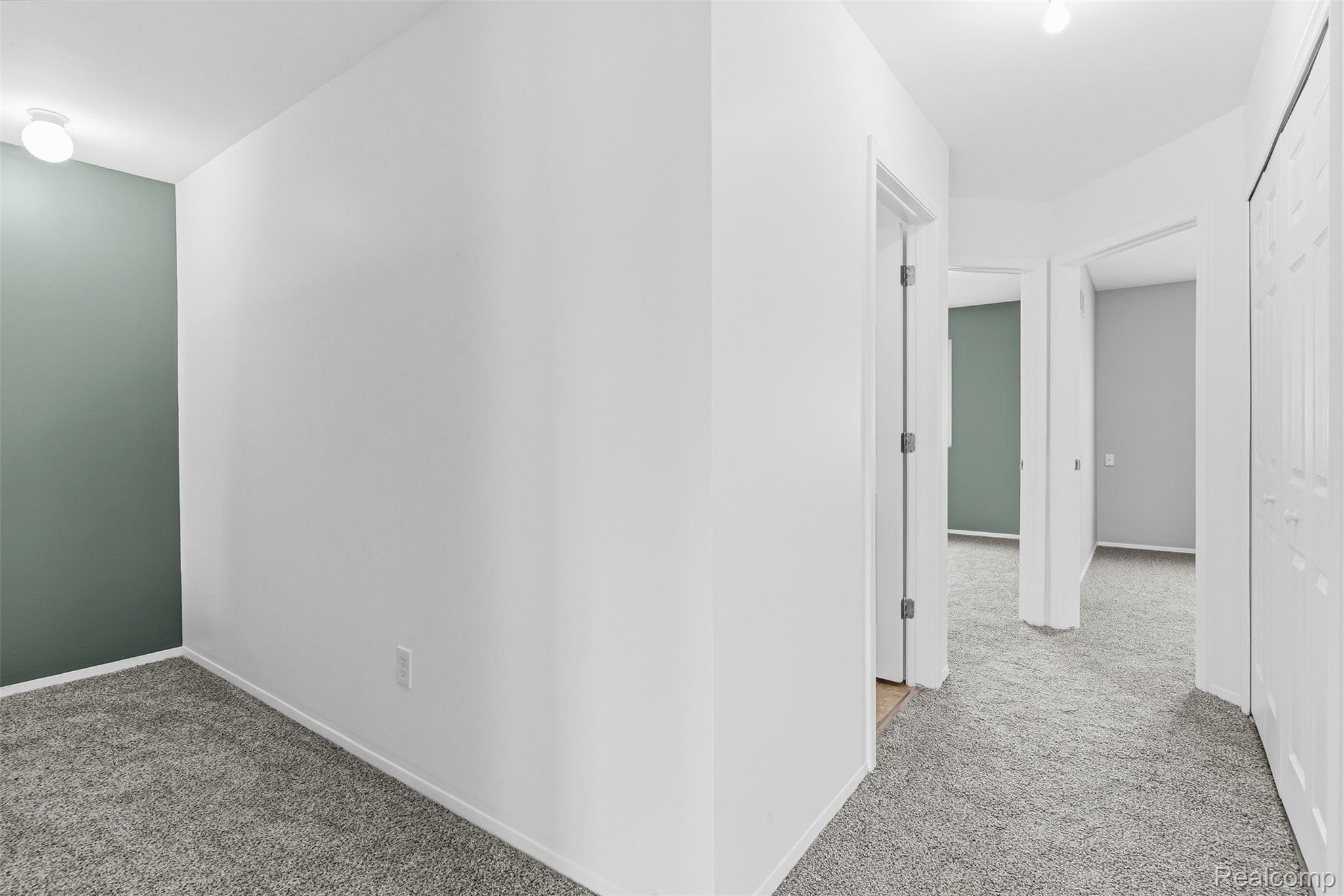 253 Stonegate West Pontiac, MI 48341 - Photo 20 of 40