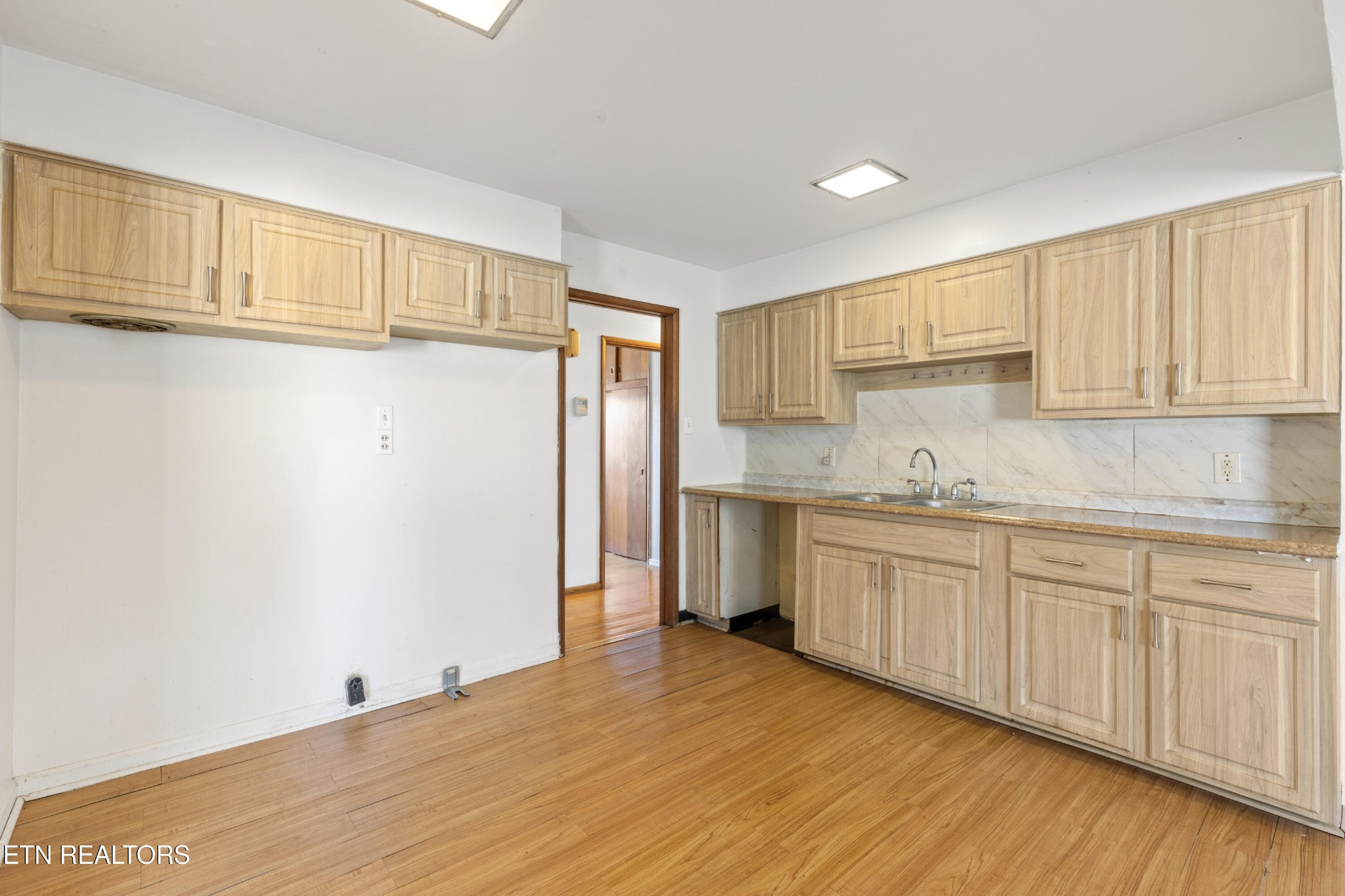 911 Wesley Road Northwest Knoxville, TN 37909 - Photo 11 of 29 Gallery Image 11