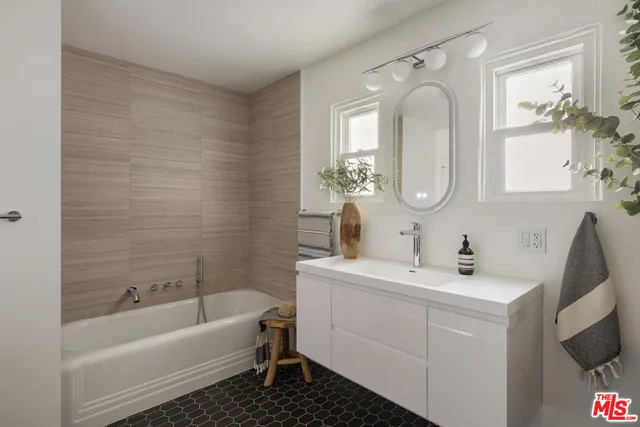 $1,695,000 | 1611 Puebla Drive, Glendale, CA 91207