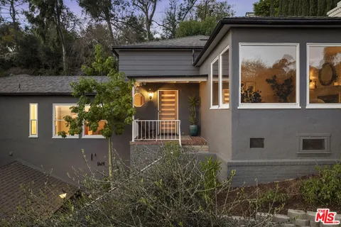 $1,695,000 | 1611 Puebla Drive, Glendale, CA 91207