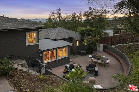 $1,695,000 | 1611 Puebla Drive, Glendale, CA 91207