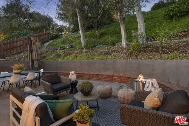 $1,695,000 | 1611 Puebla Drive, Glendale, CA 91207