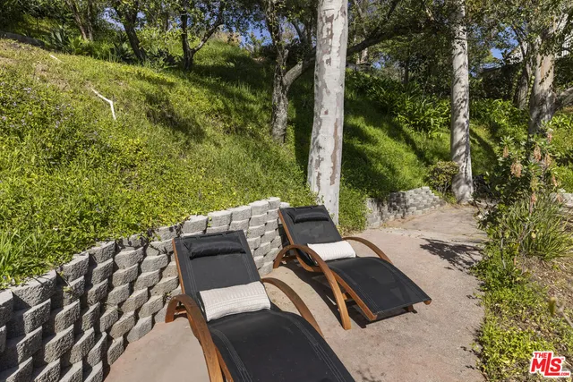 $1,695,000 | 1611 Puebla Drive, Glendale, CA 91207