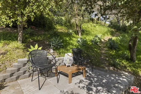 $1,695,000 | 1611 Puebla Drive, Glendale, CA 91207